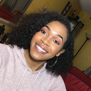 Meet your Posher, Raquel